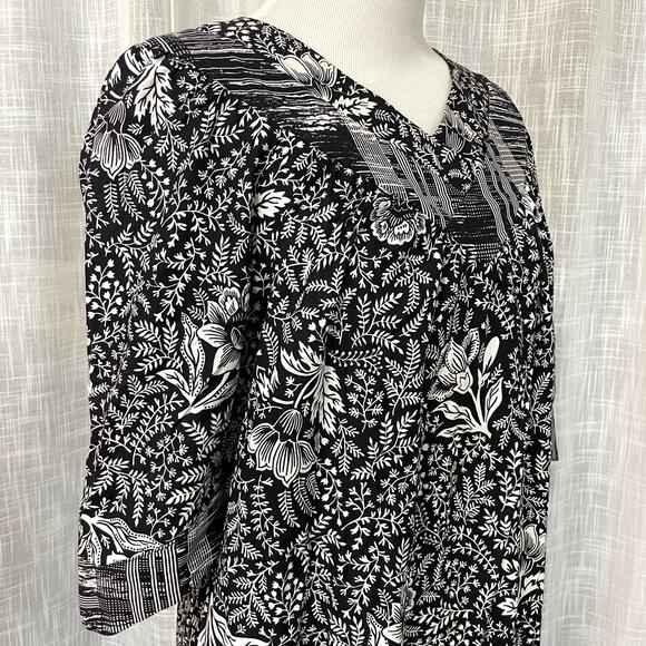 Vintage Mako Hawaii Womens Hawaiian Muumuu Dress 7/8 Black White Floral Ruffle - Picture 7 of 15